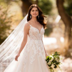 D2363 Essense of Australia  🤍👰🏼‍♀️ SIZE 12